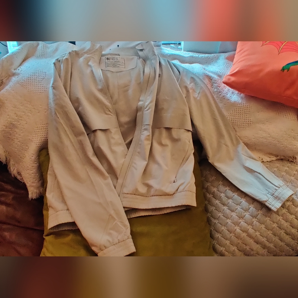 Figs Light Grey Sydney ScrubJacket Like New Women's Medium